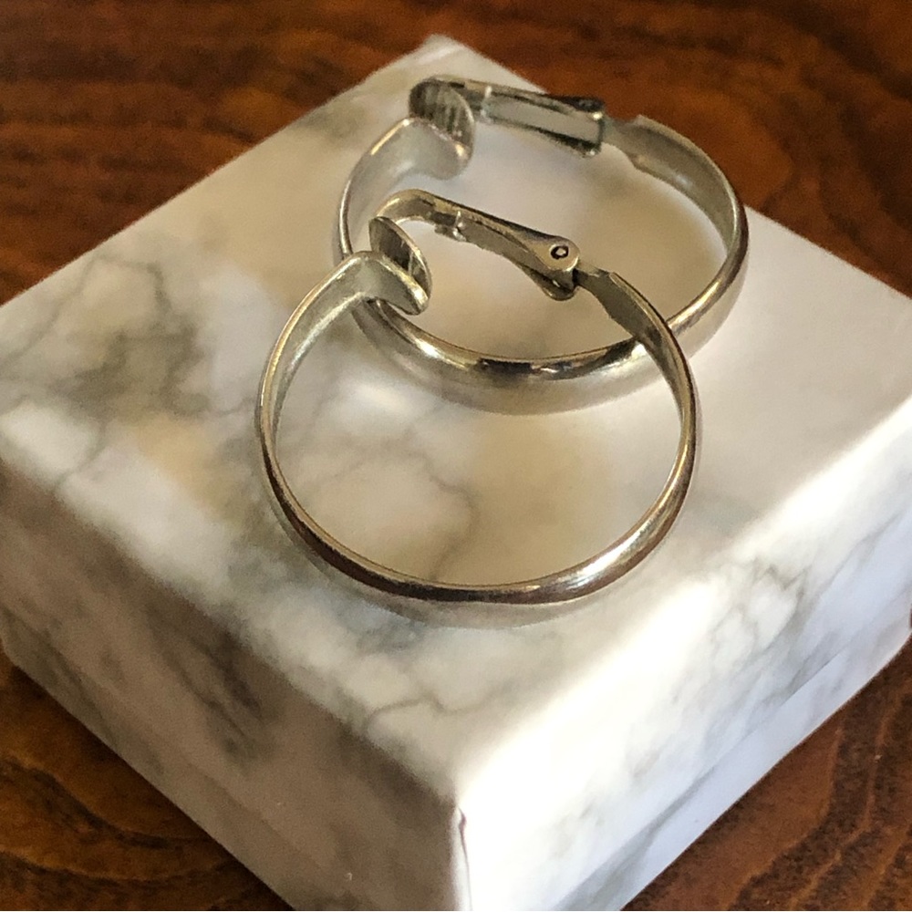 Vintage 80s silver plated hoop clip on earrings